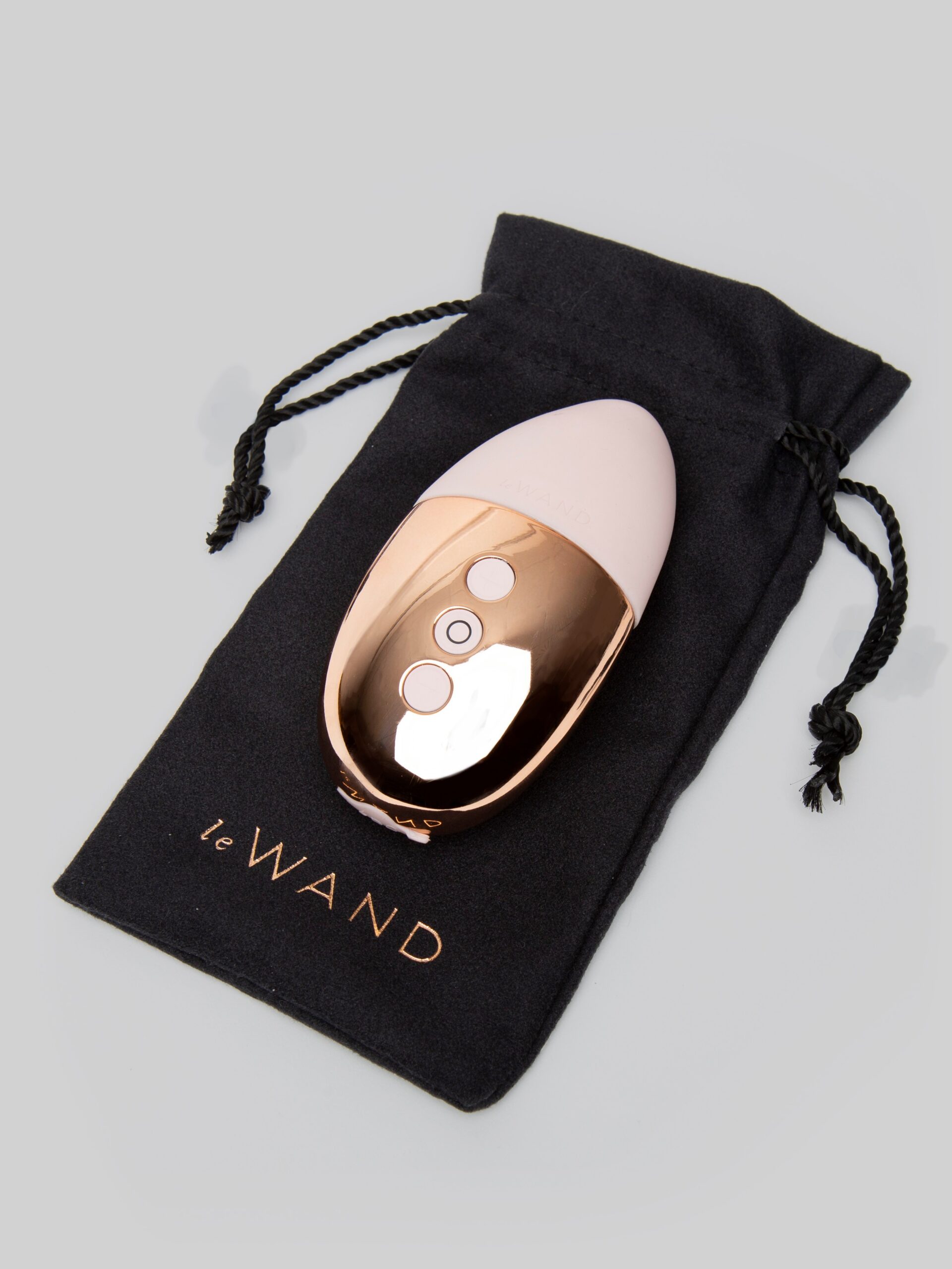 Le Wand Point Rechargeable Luxury Silicone Clitoral Vibrator - Image 3