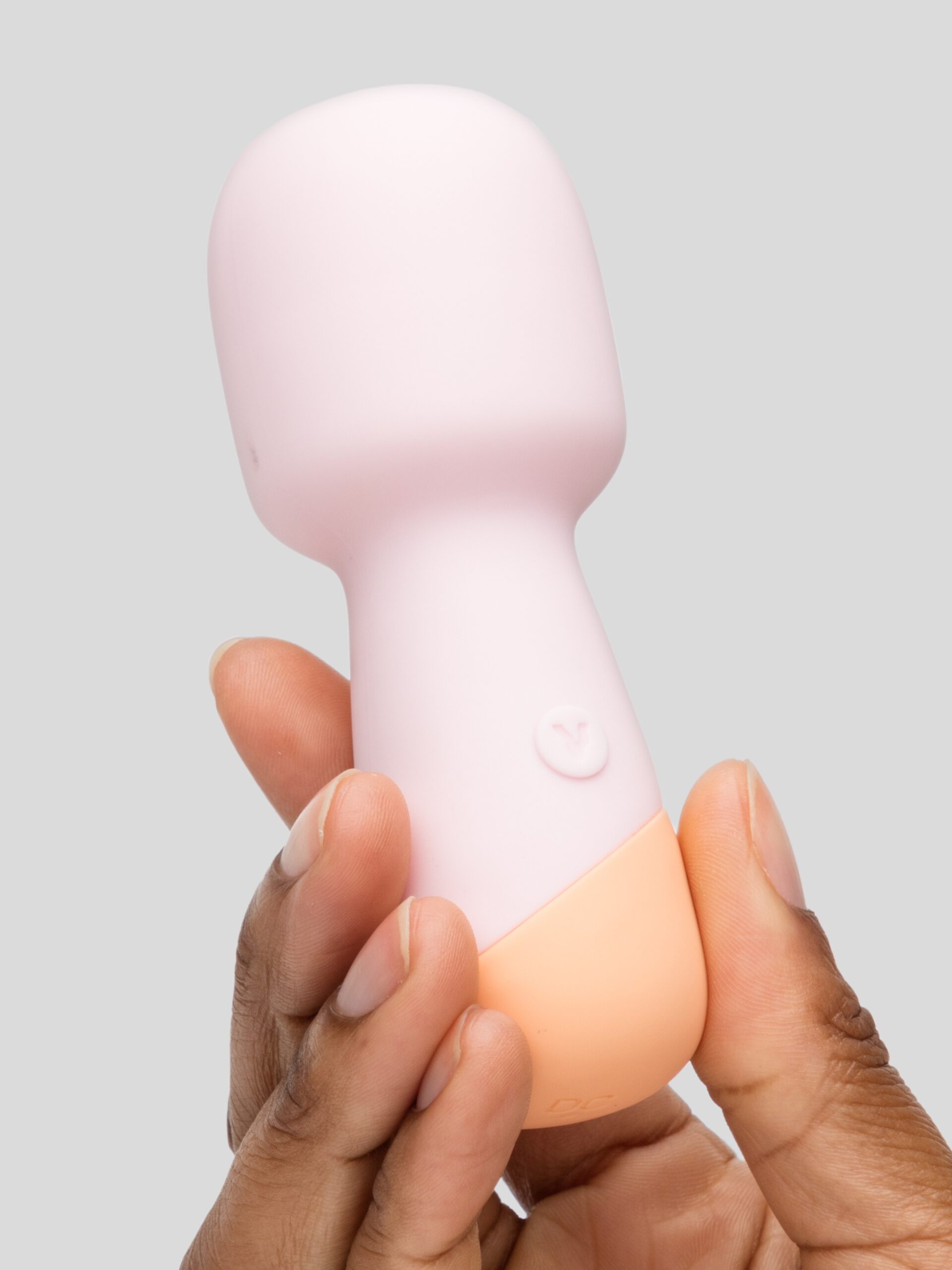 Vush Peachy Rechargeable Silicone Mini Wand Massager - Image 4