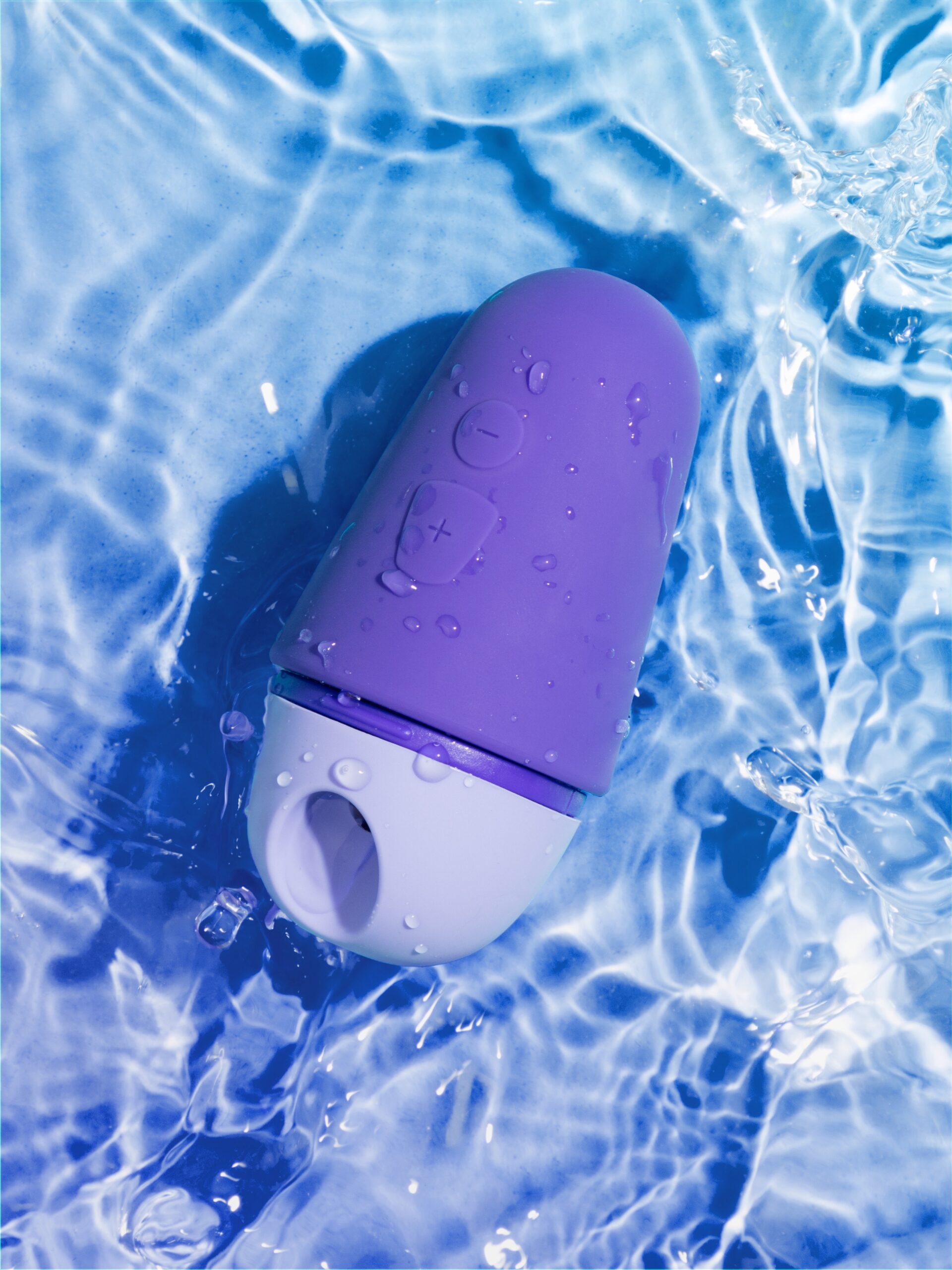 ROMP Free X Rechargeable Silicone Travel Clitoral Suction Stimulator - Image 3