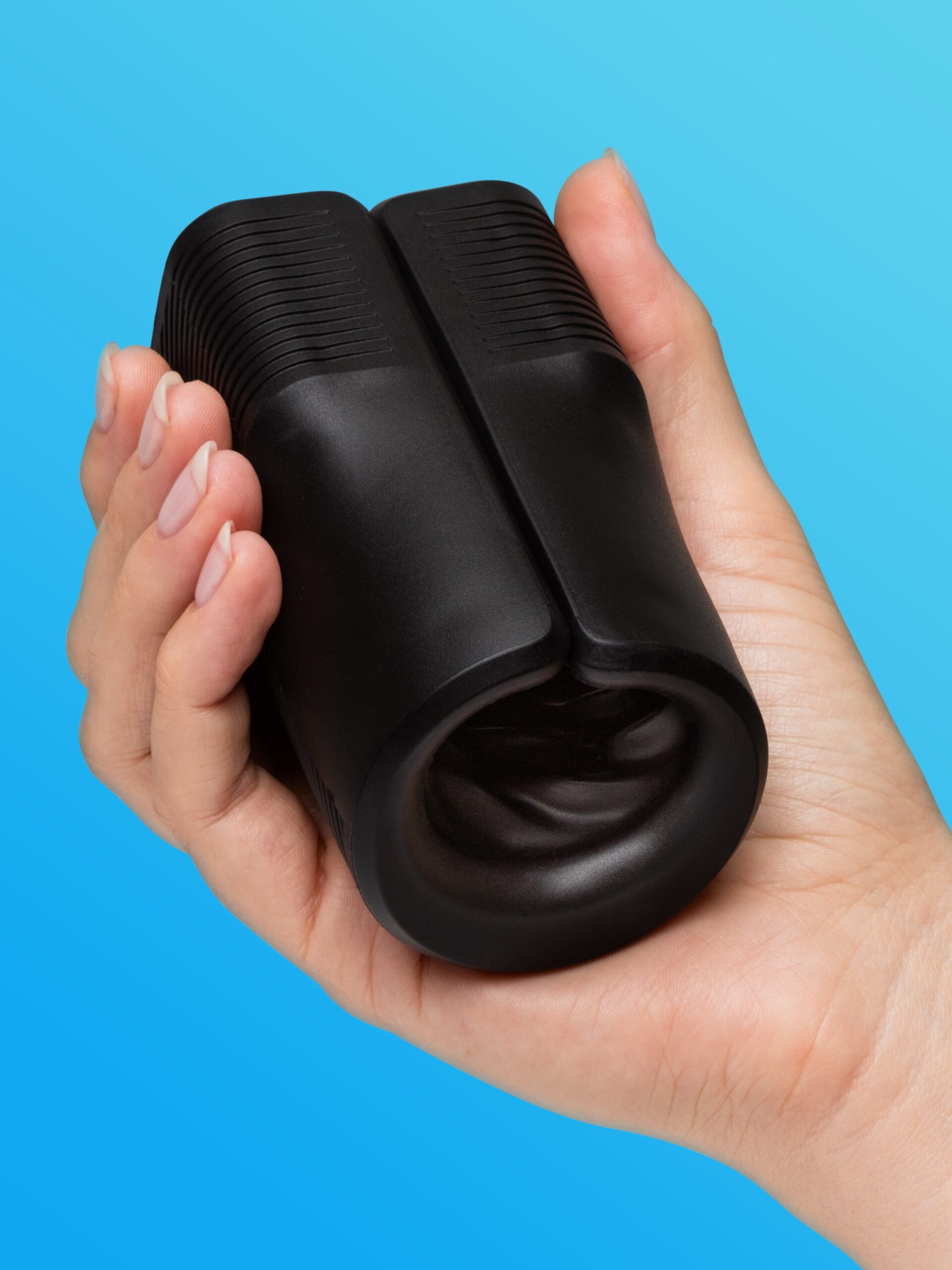 Arcwave Zing Rechargeable Vibrating Male Masturbator - Image 2