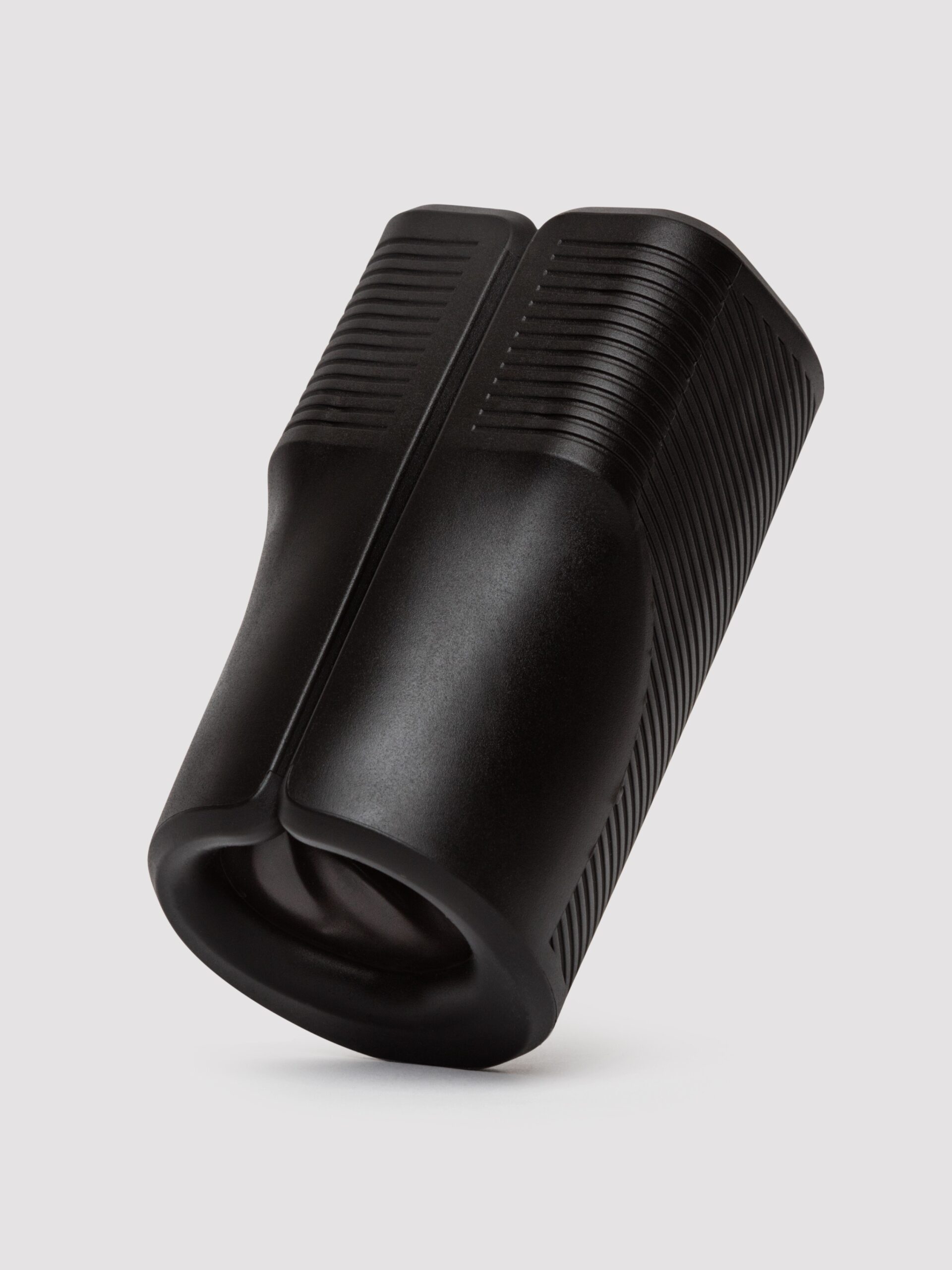 Arcwave Zing Rechargeable Vibrating Male Masturbator - Image 3