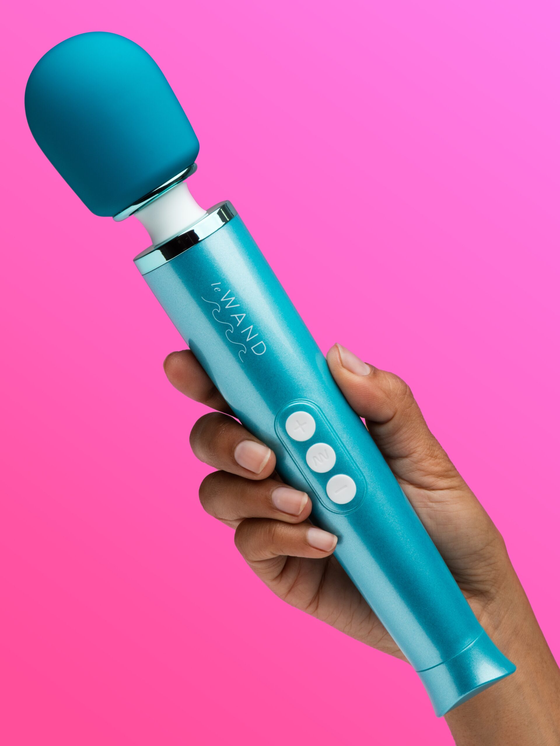 Le Wand Dive Submersible Rechargeable Vibrating Massager - Image 2